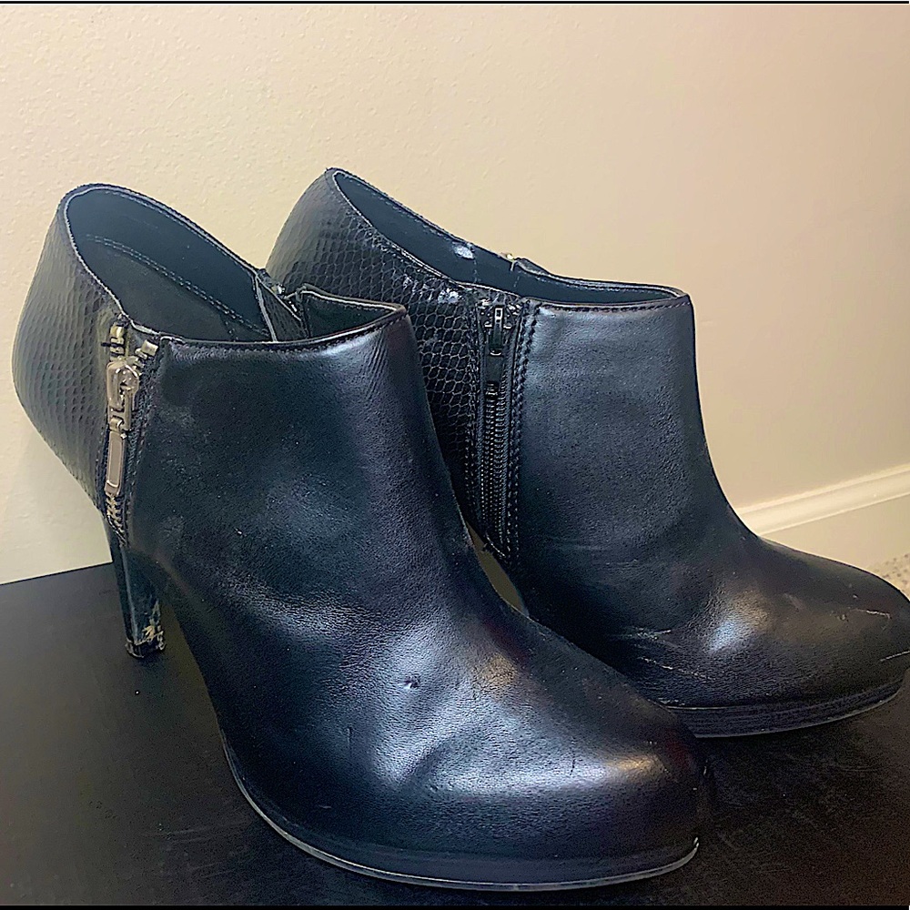 APT.9 Black Textured High Heel Size 8.5
